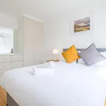 Stylish & Modern 6-bed Townhouse W/parking Apartament *
