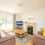 Apartament Stylish & Modern 6-bed Townhouse W/parking