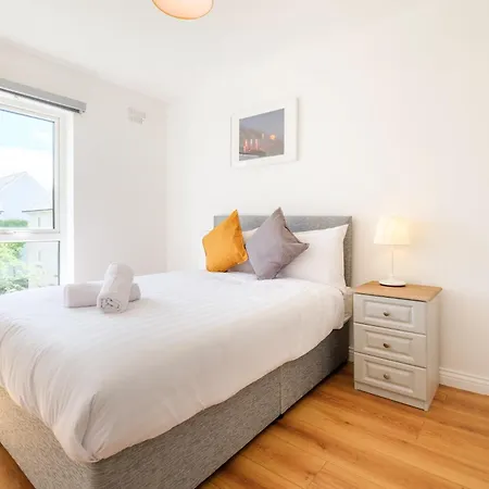 Apartament Stylish & Modern 6-bed Townhouse W/parking Galway