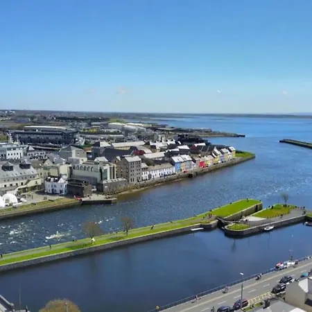 Stylish & Modern 6-bed Townhouse W/parking Apartamento *