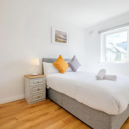 Apartment Stylish & Modern 6-bed Townhouse W/parking *