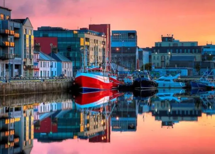 Lejlighed Stylish & Modern 6-bed Townhouse W/parking