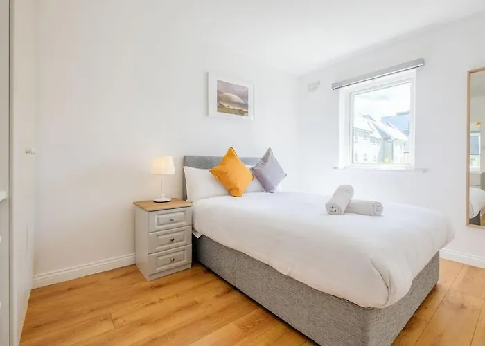 Apartment Stylish & Modern 6-bed Townhouse W/parking *