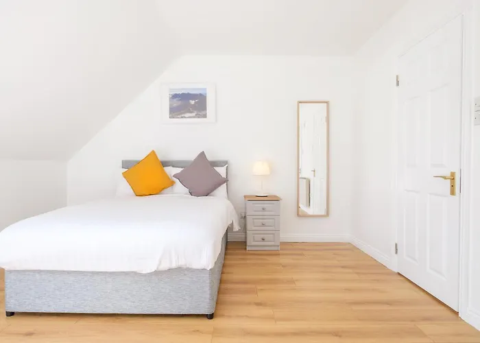 Lejlighed Stylish & Modern 6-bed Townhouse W/parking